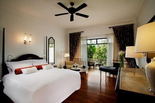 Hotel Hampton Oak Hill